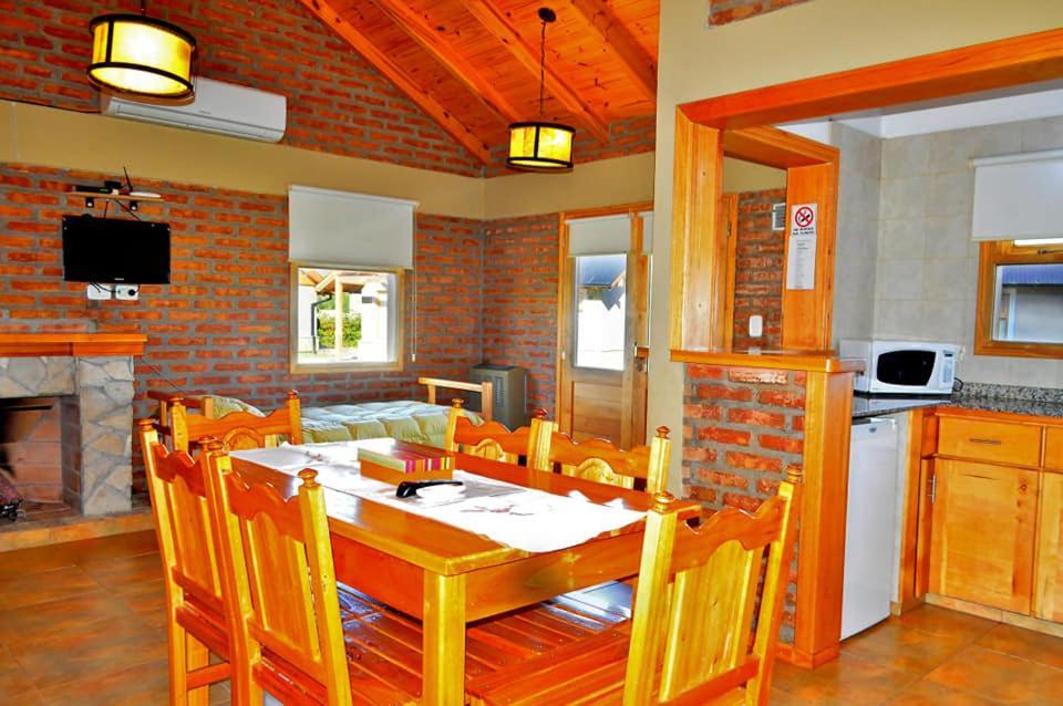 Hosteria Y Cabanas Land Park - Spa & Lodge Junín de los Andes 外观 照片